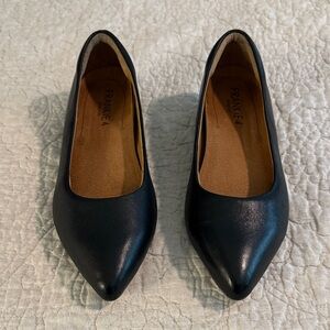 Frankie4 Black Women's Loafers, Sz 9.5